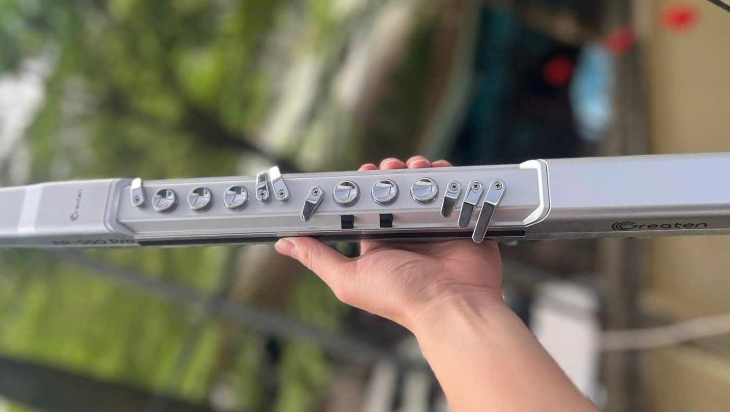  Thiết kế, độ bền và trải nghiệm cầm nắm